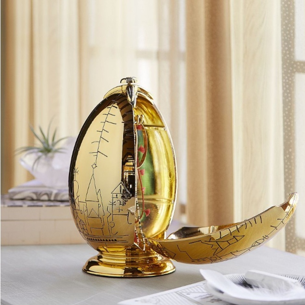 RARE Pottery barn Harry Potter triwizard golden egg Jewelry necklace holder NIB